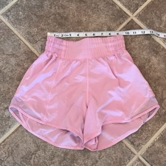 Lululemon women's Hotty Hot shorts light pink, size 0 - Picture 1 of 4